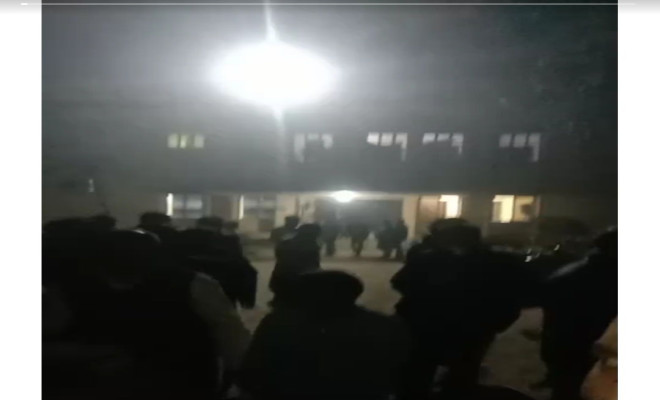 পিকনিকের বাস থেকে আওয়ামী লীগের পক্ষে স্লোগানকে ঘিরে উত্তেজনা