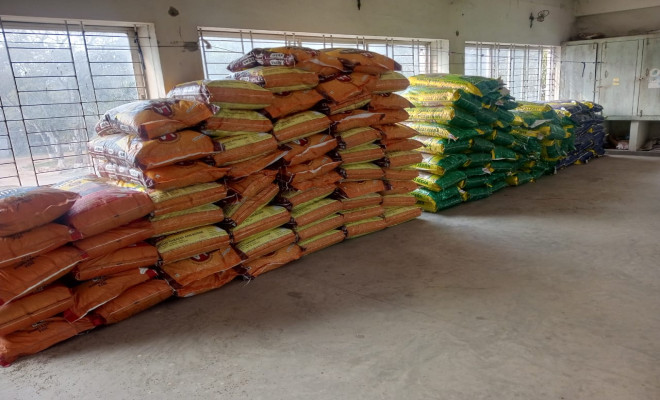 হালুয়াঘাট সীমান্তে বিপুল পরিমাণ ভারতয়ী পণ্য আটক