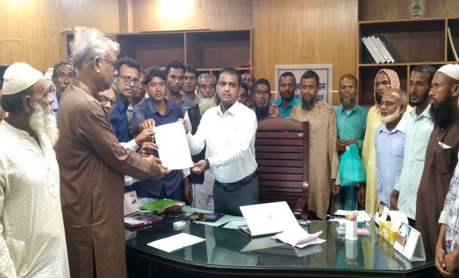 ৫ দফা দাবিতে কৃষক সমিতির স্মারকলিপি