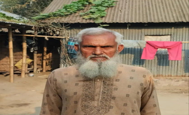 পাওনা টাকা আদায়ের নামে অবসরপ্রাপ্ত স্কুল শিক্ষকের সঙ্গে যা হলো