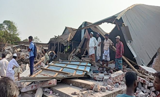 ঈশ্বরগঞ্জে অবৈধ দোকানপাট উচ্ছেদ