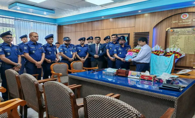 লালমনিরহাটের বিজ্ঞ সিনিয়র জেলা দায়রা জজের সাথে পুলিশ সুপারের সৌজন্য সাক্ষাৎ।।